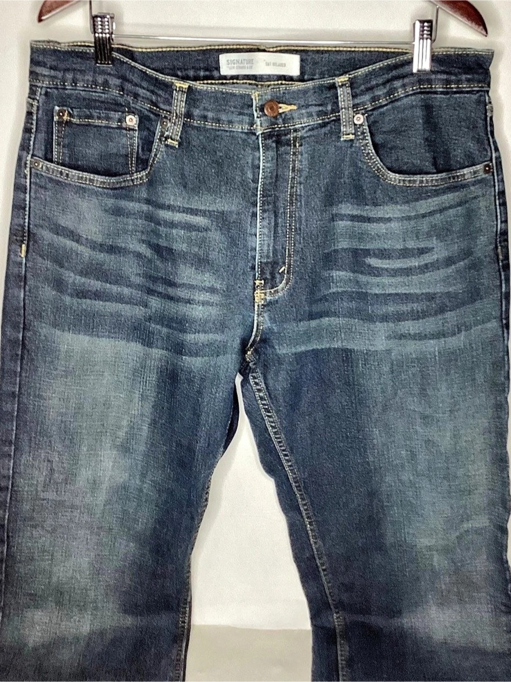 NWOT Levi's men’s Signature S61 Relaxed Blue Jeans - Picture 2 of 7